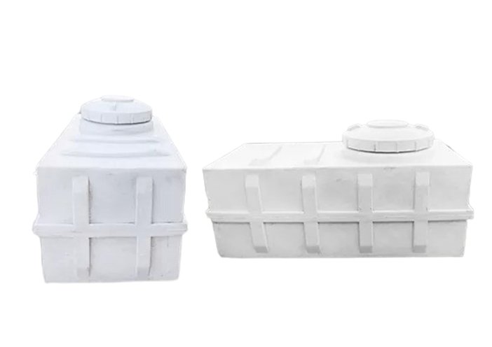 خزان بولي ايثيلين 4 Layer 550 LTR